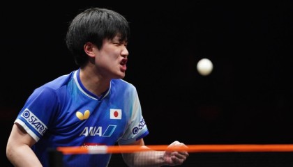 愤怒！央媒痛斥张本智和拜鬼+三笘薰与战犯合影：带来严重伤害|日本|布莱顿|巴黎奥运会|石川佳纯|球迷_新浪体育_新浪新闻